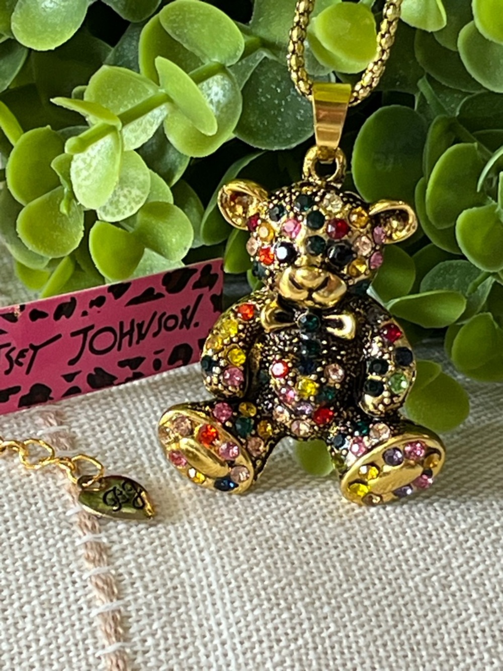 Betsey Johnson Gold Multicolor Crystal Teddy Bear Pendant Necklace 🧸🆕🧸 - Picture 4 of 10